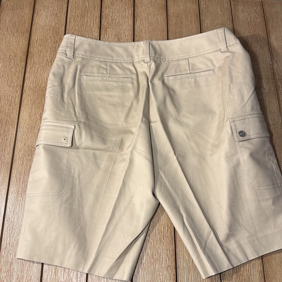 MICHAEL KORS~Size 14~ Tan Bermuda Walking Shorts ~Leather Pocket Zipper ~Women’s - Picture 11 of 15